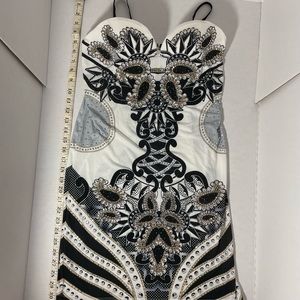 NWOT Venus dress size L